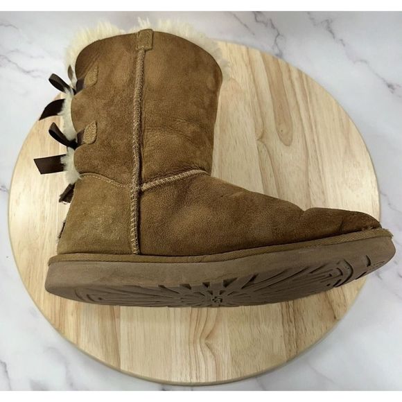 UGG Women's Size 10 Bailey Bow Tan Suede Sheepskin Lined Sherpa Boots 1002954 - Picture 5 of 9